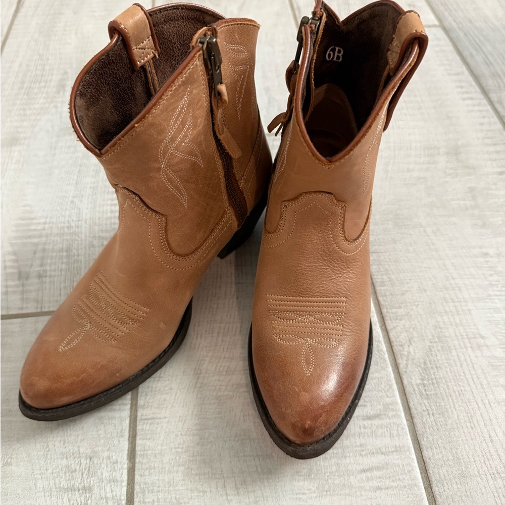 Ariat Tan Ankle Boots